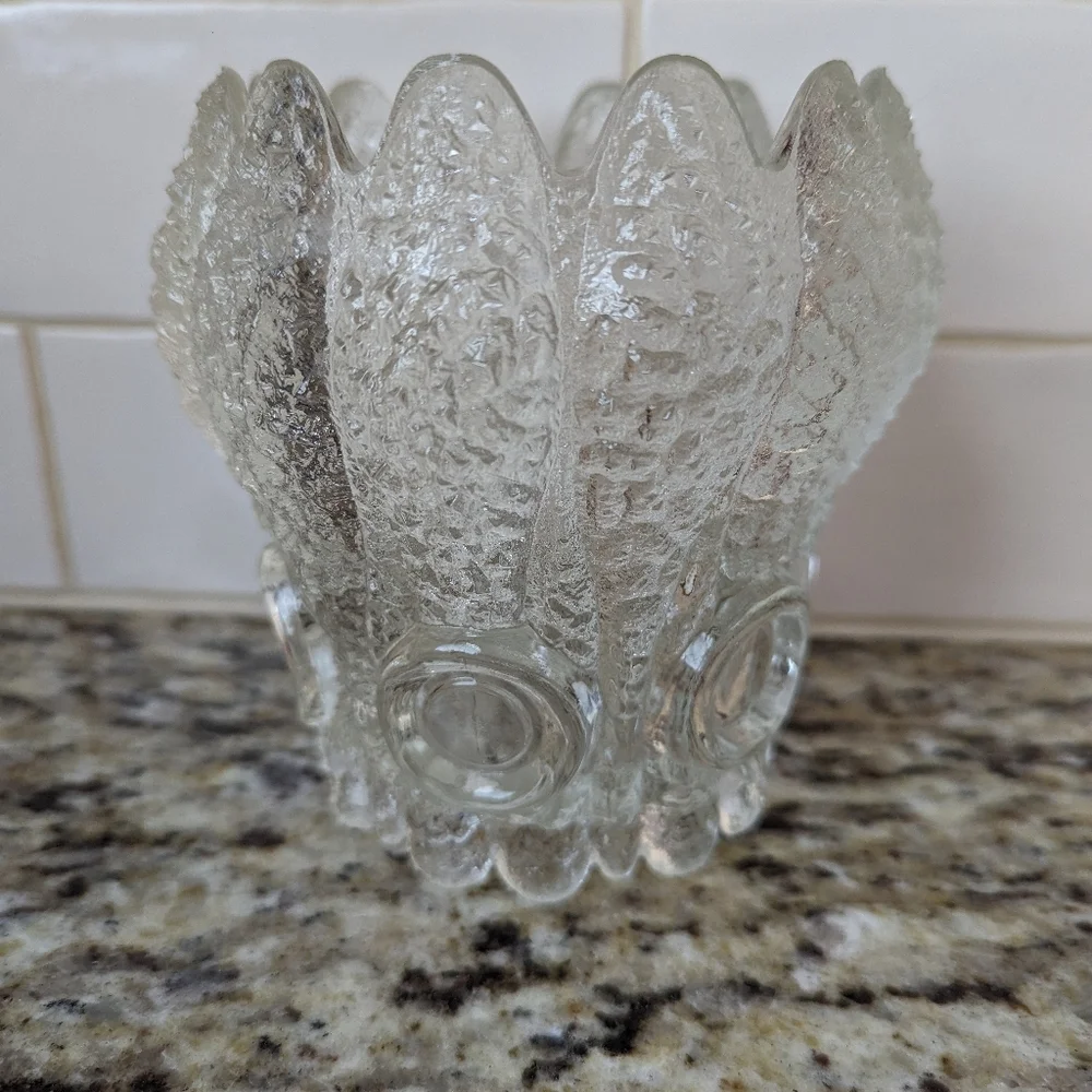 Vintage Vase Container Unique Clear Textured Glass Coral Floral Design Heavy - Picture 2 of 8